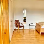 Ride & Rest, Budget, Waschmaschine, Wohnzimmer, Kueche, Radlgarage