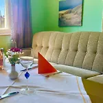 Ride & Rest, Budget, Waschmaschine, Wohnzimmer, Kueche, Radlgarage *