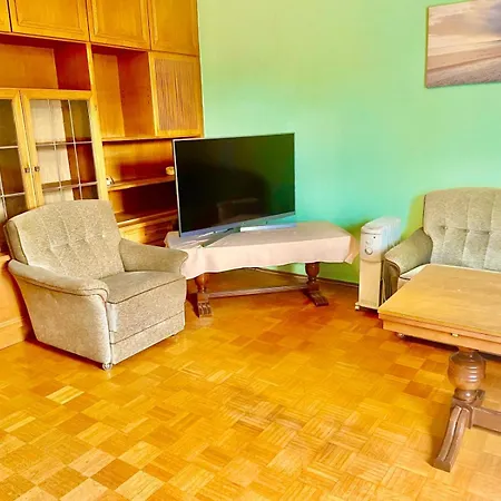 Ride & Rest, Budget, Waschmaschine, Wohnzimmer, Kueche, Radlgarage * Altötting