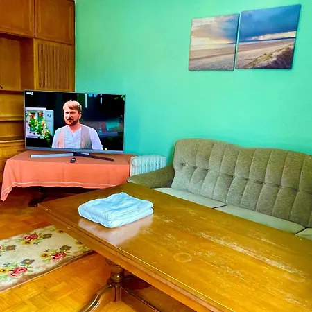 Apartmán Ride & Rest, Budget, Waschmaschine, Wohnzimmer, Kueche, Radlgarage